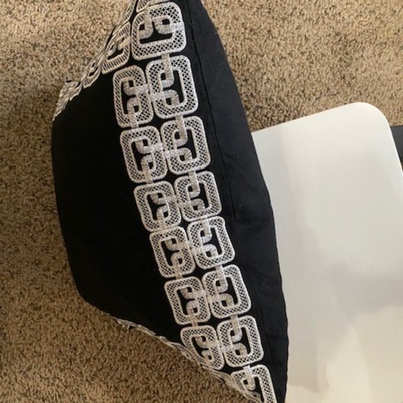 Rodeo Home pair of Black and Silver Greek Key pillows - Picture 13 of 13